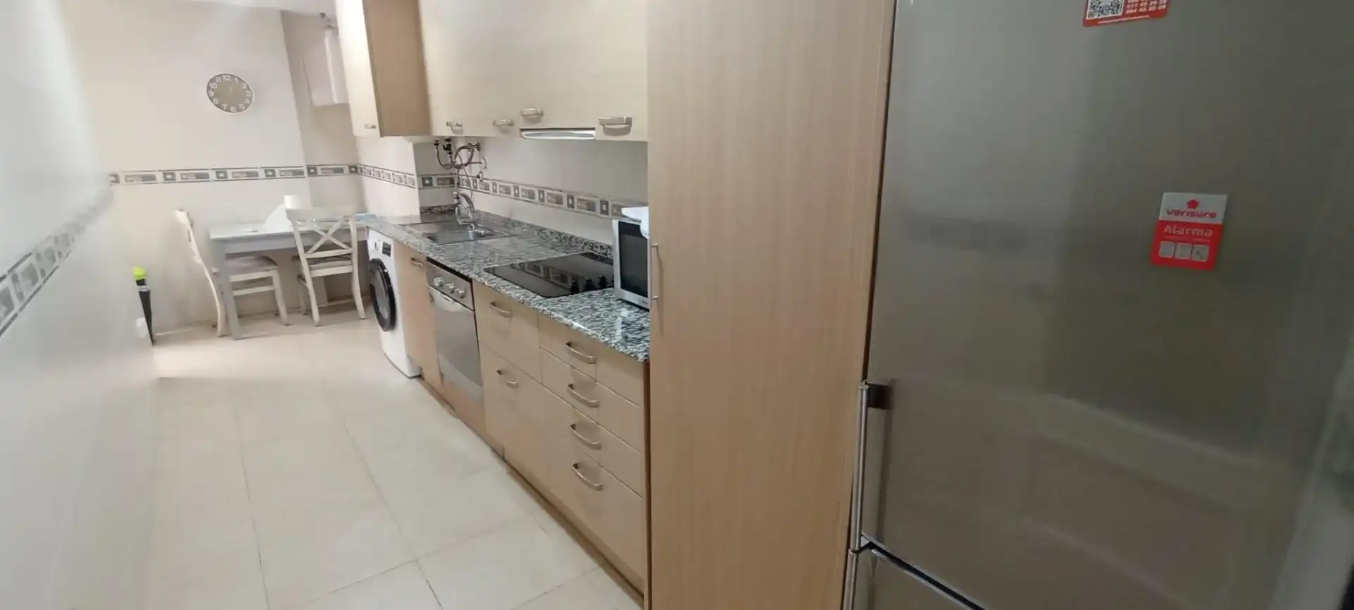 Cuina de Pis de lloguer en Vinaròs amb Terrassa i Moblat