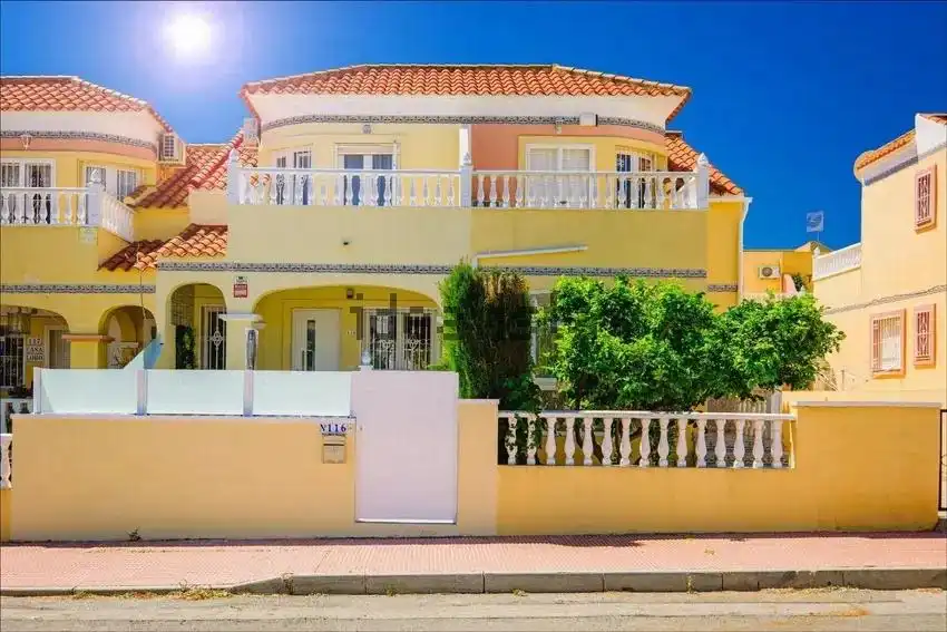 Duplex with terrace for sale in Calle Carolinas, imagen 2