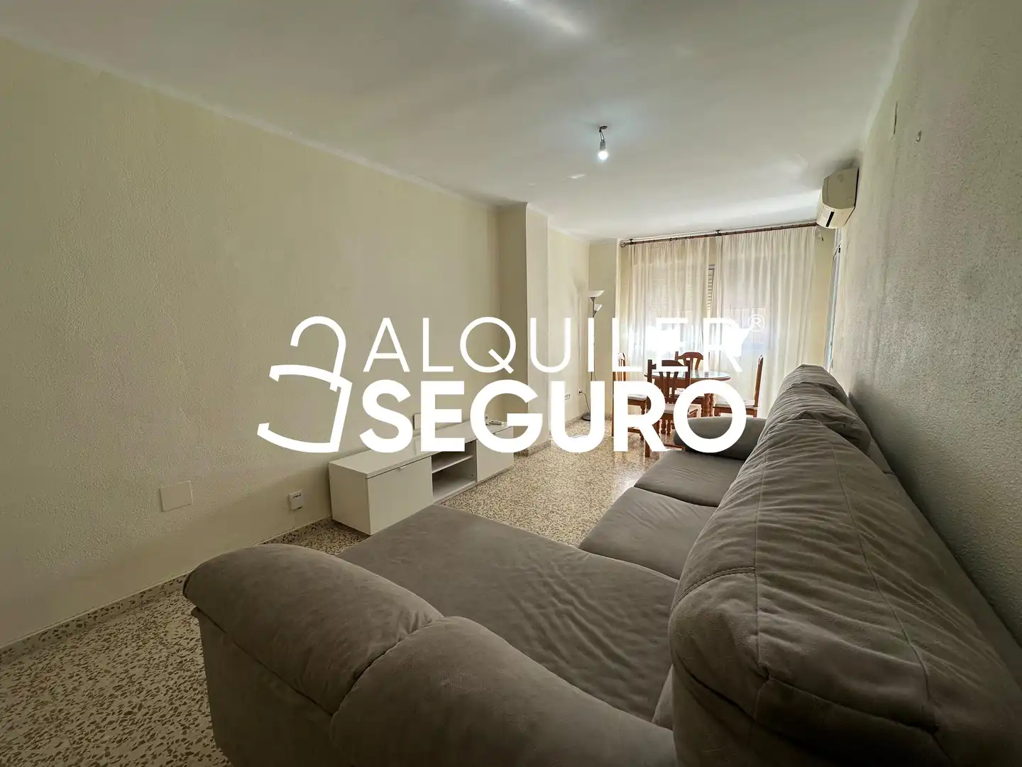 Living room of Flat for rent in Málaga  with Air Conditioner, Terrace and Furnished
