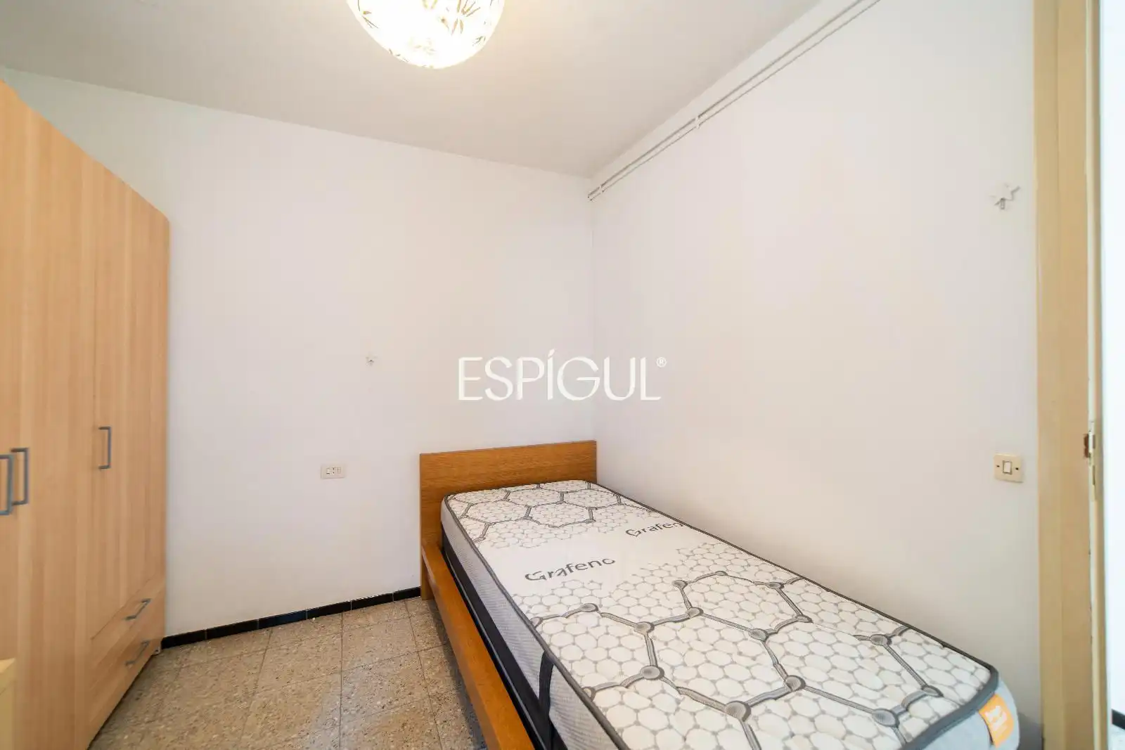 Habitación de Piso en venta en Girona con Calefacción, Terraza y Amueblado