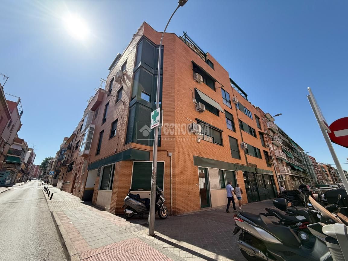 Vista exterior de Piso en venta en  Madrid Capital