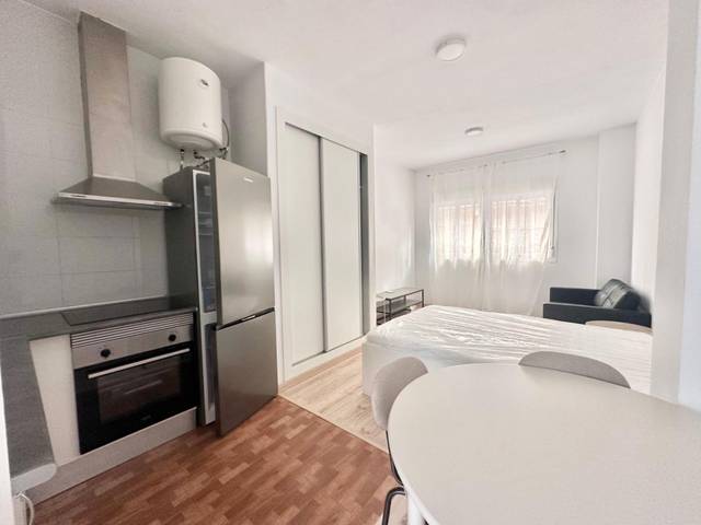 Estudio en Alquiler en Parque Victoria Eugenia