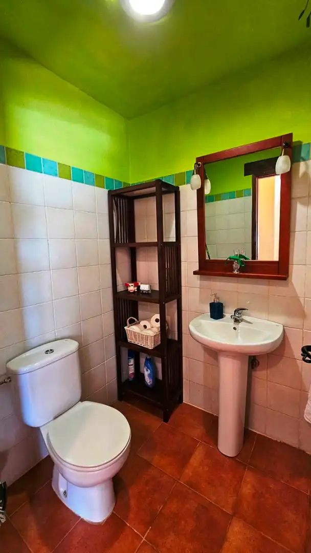 Baño de Casa adosada en venta en Cortelazor con Trastero, Amueblado y Balcón