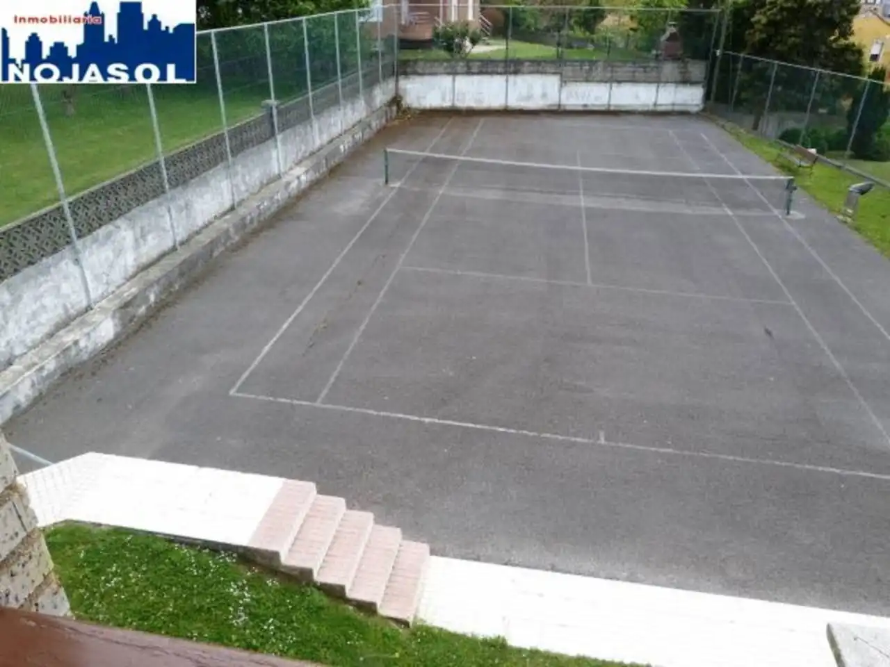 Parking de Apartamento de alquiler en Noja con Terraza y Amueblado