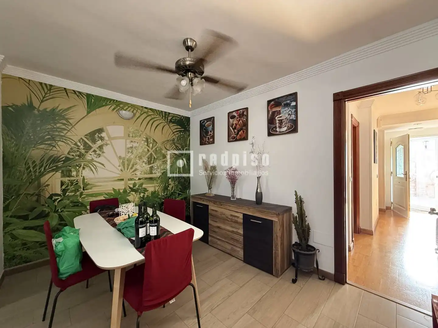 Menjador de Casa o xalet en venda en Alhaurín de la Torre amb Aire condicionat, Jardí privat i Terrassa
