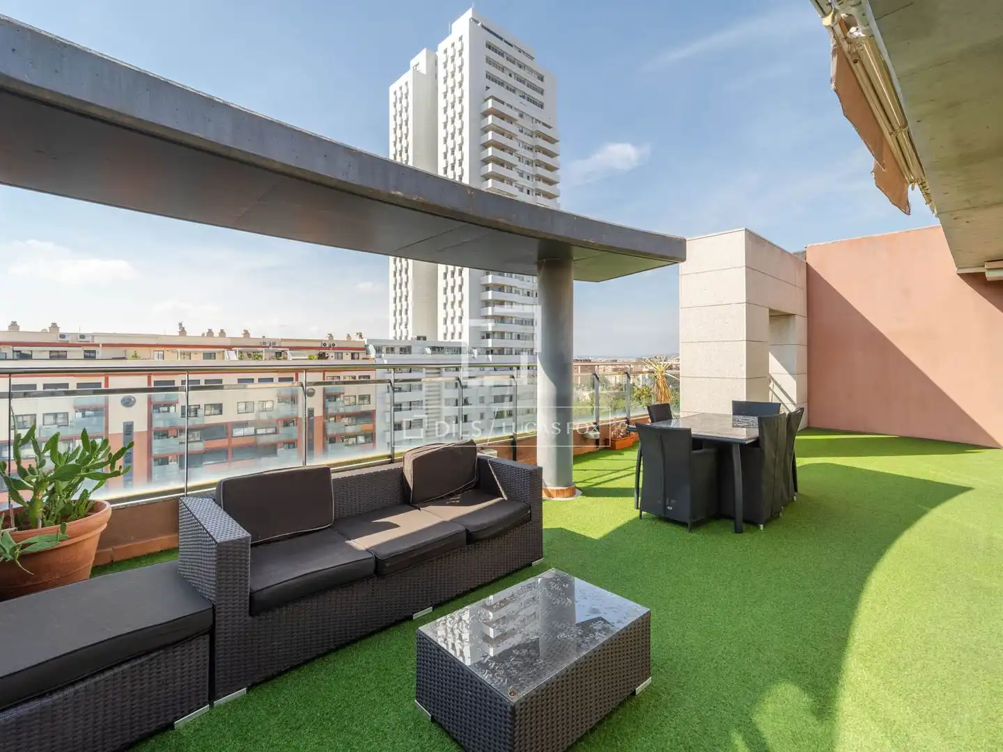 Penthouse with balcony for sale in Camins al Grau, imagen 2