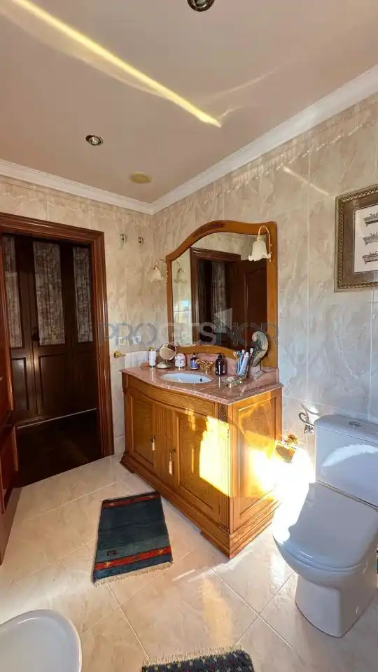 Baño de Casa o chalet en venta en Sariegos con Calefacción, Jardín privado y Terraza