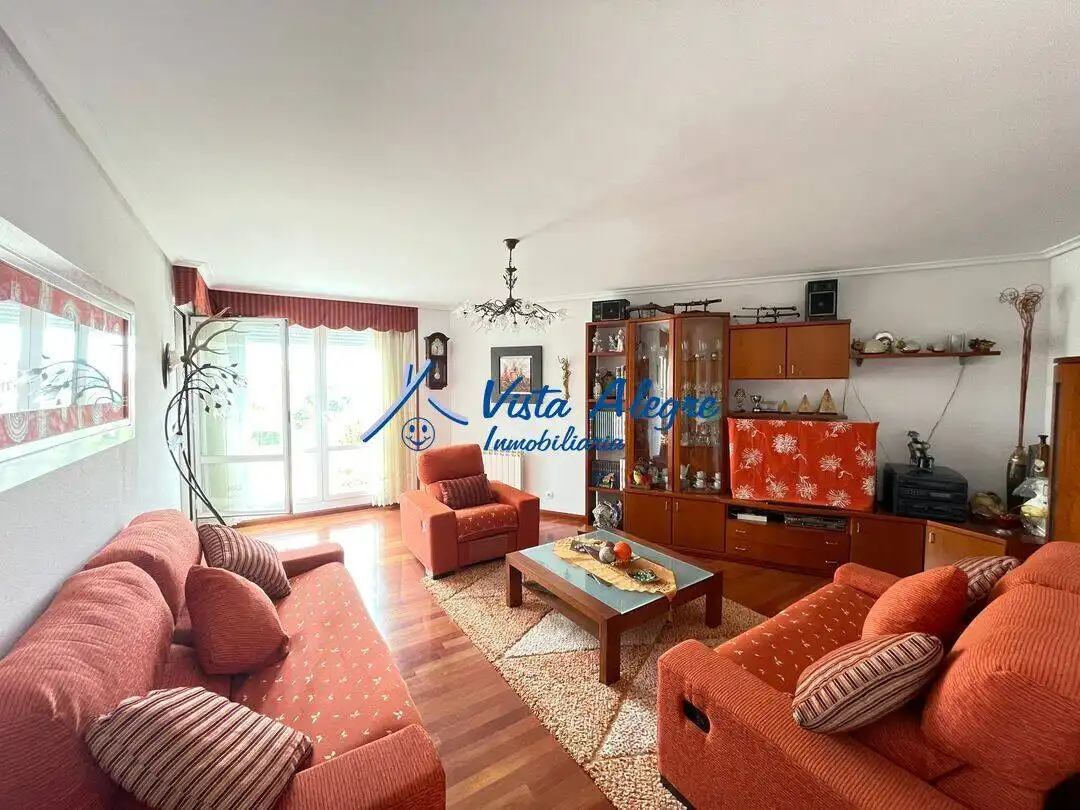 Sala d'estar de Pis en venda en Castañares de Rioja amb Calefacció, Terrassa i Traster