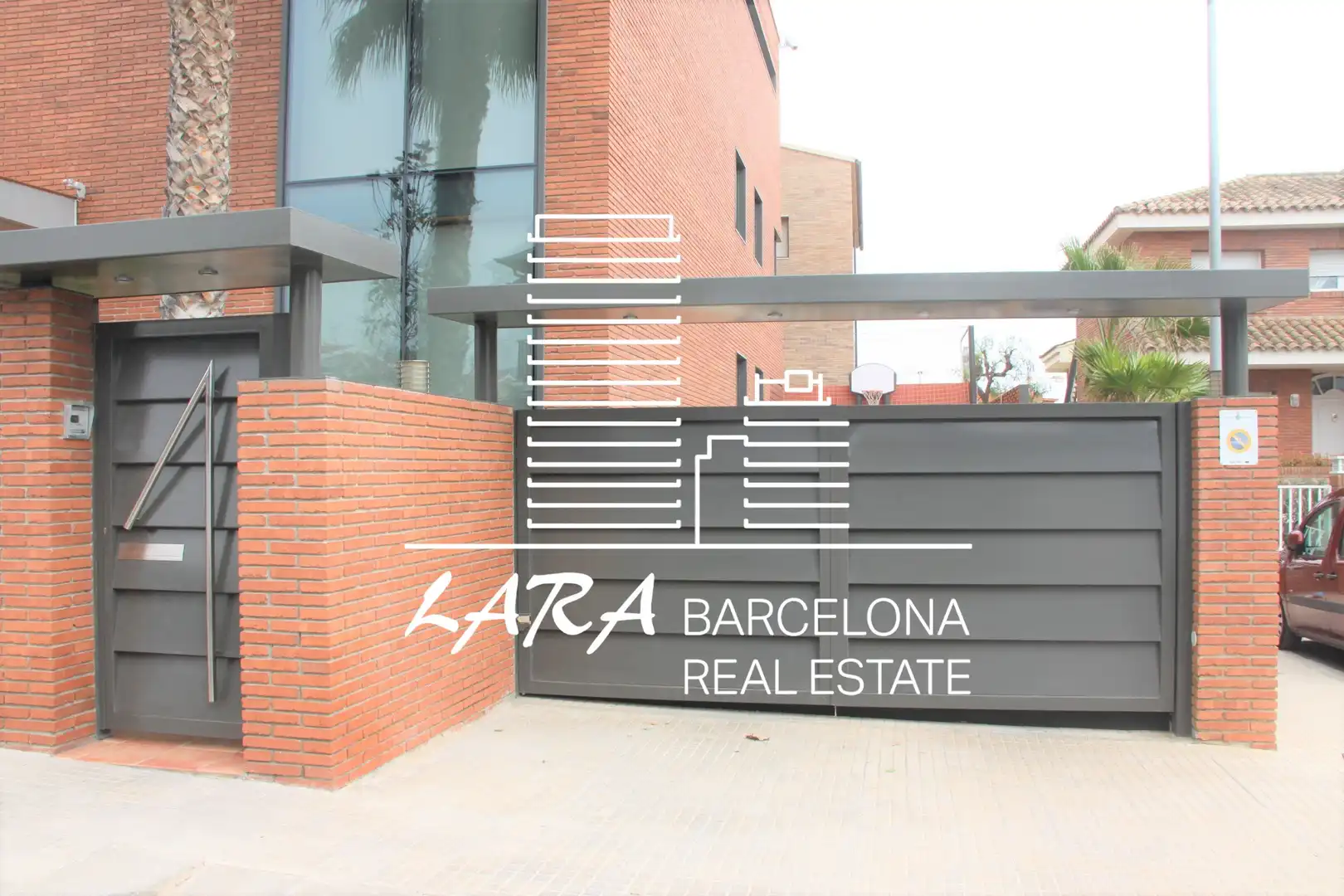 Vista exterior de Casa o chalet de alquiler con opción a compra en Viladecans con Aire acondicionado, Calefacción y Jardín privado