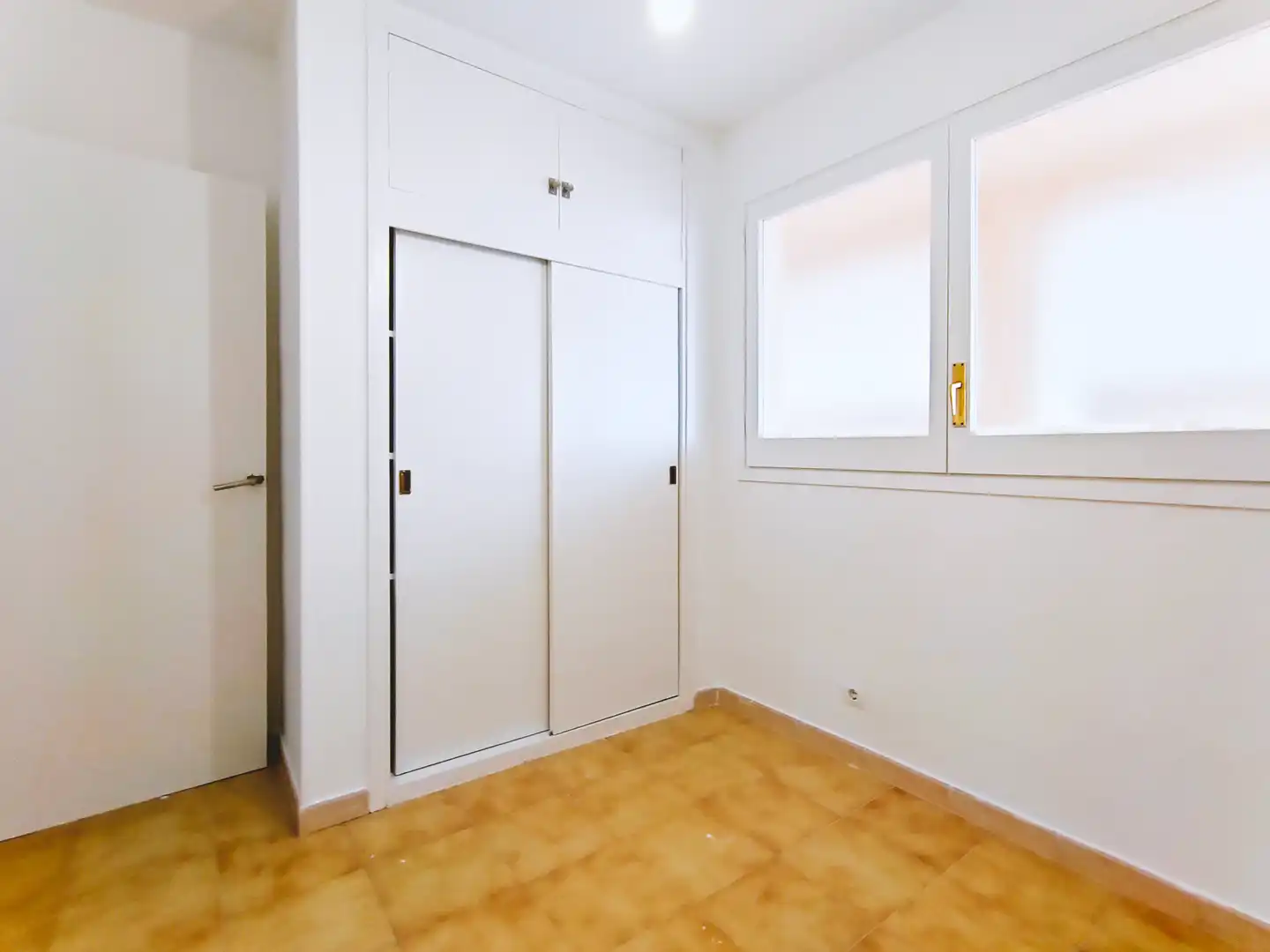 Schlafzimmer von Wohnung zum Verkauf in Sant Pol de Mar mit Terrasse, Ofen und Gemeinschaftspool