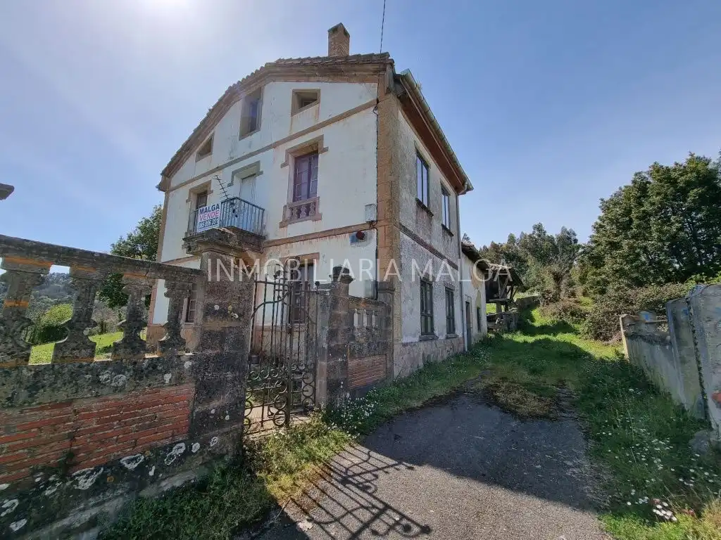 Casa o xalet en venda en Colunga amb Jardí privat i Traster
