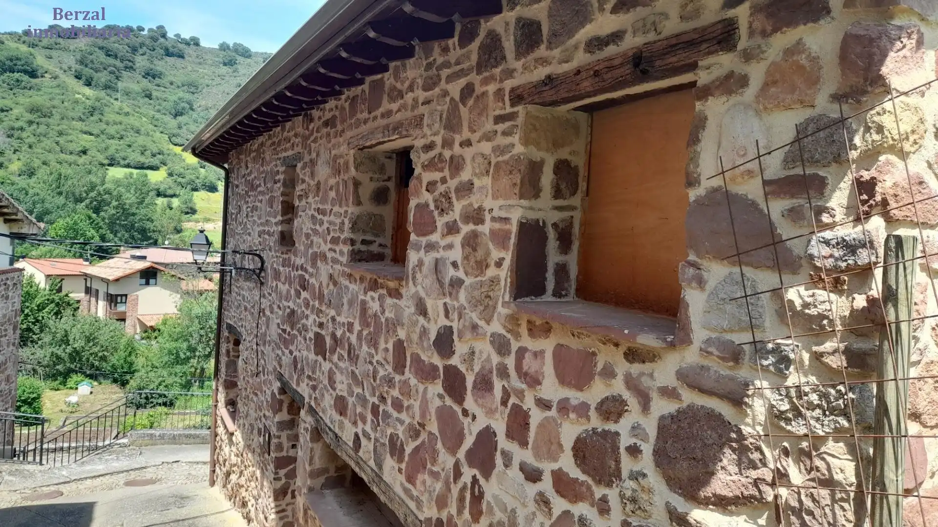 Vista exterior de Casa o chalet en venta en Viniegra de Abajo