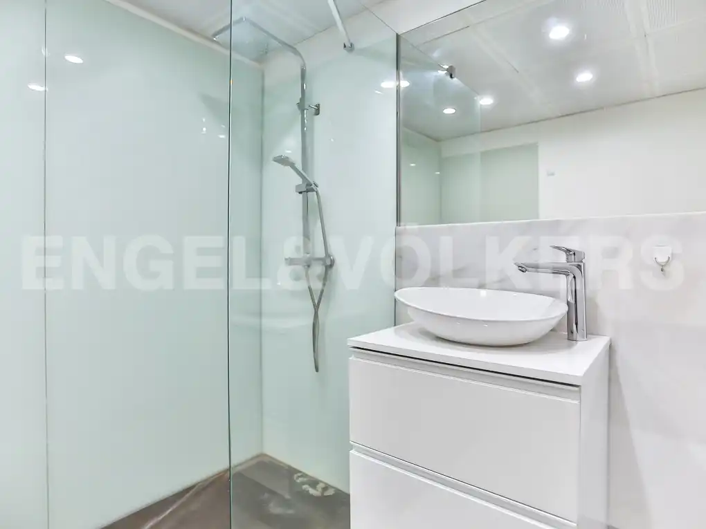 Bathroom of Attic for rent in Sitges  with Air Conditioner, Heating and Terrace