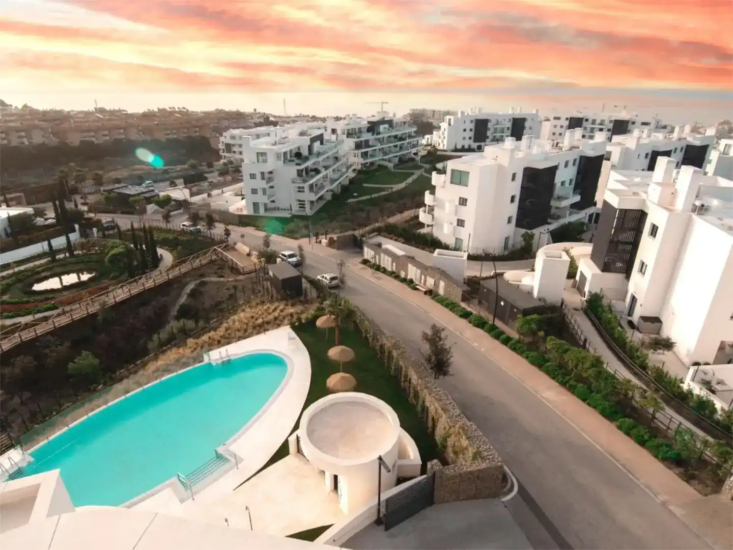 Vista exterior de Apartament en venda en Fuengirola amb Aire condicionat, Piscina i Balcó