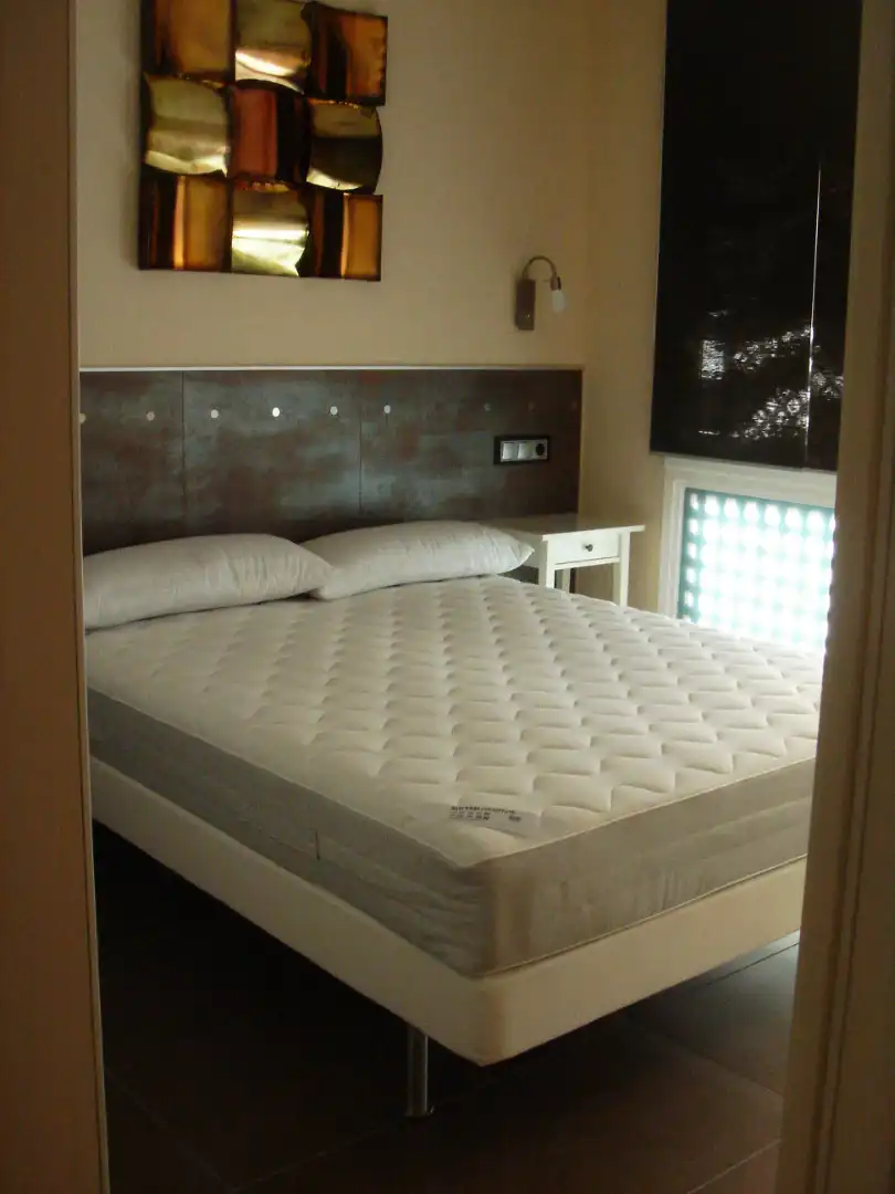 Dormitori de Apartament de lloguer en Barcelona amb Aire condicionat, Calefacció i Moblat