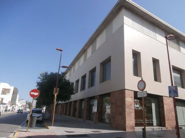 Vista exterior de Local en venda en Chiclana de la Frontera