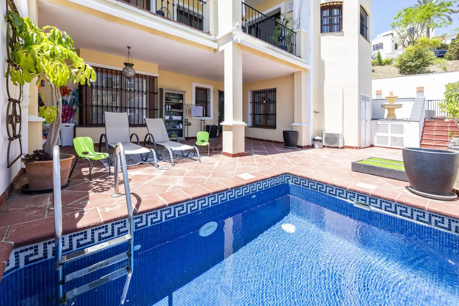 Maison mitoyenne avec jardin à vendre à Calle Montemayor 2