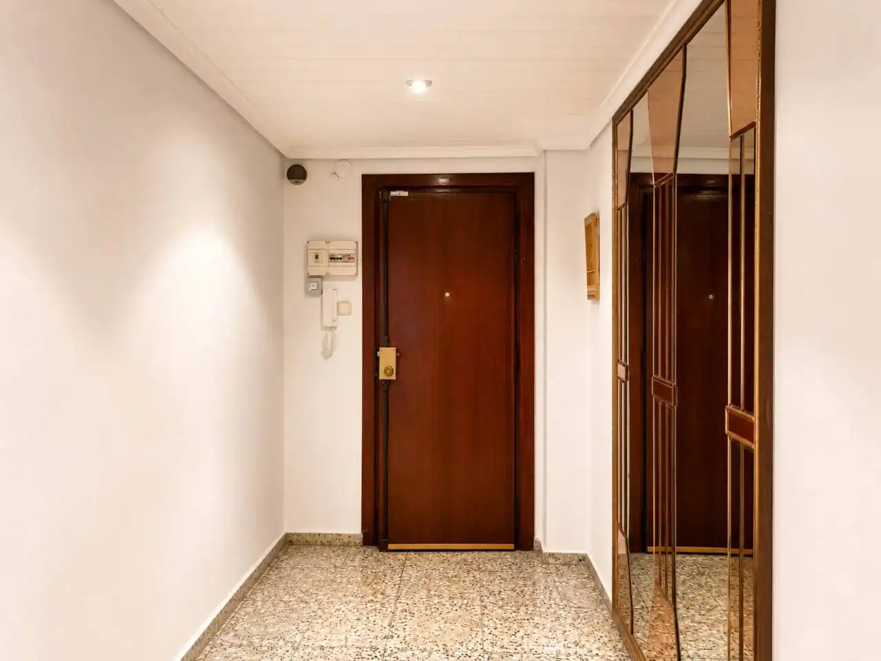 Wohnung zum Verkauf in Oliva mit Klimaanlage, Möbliert und Balkon