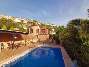 Flat with pool for sale in Camelias