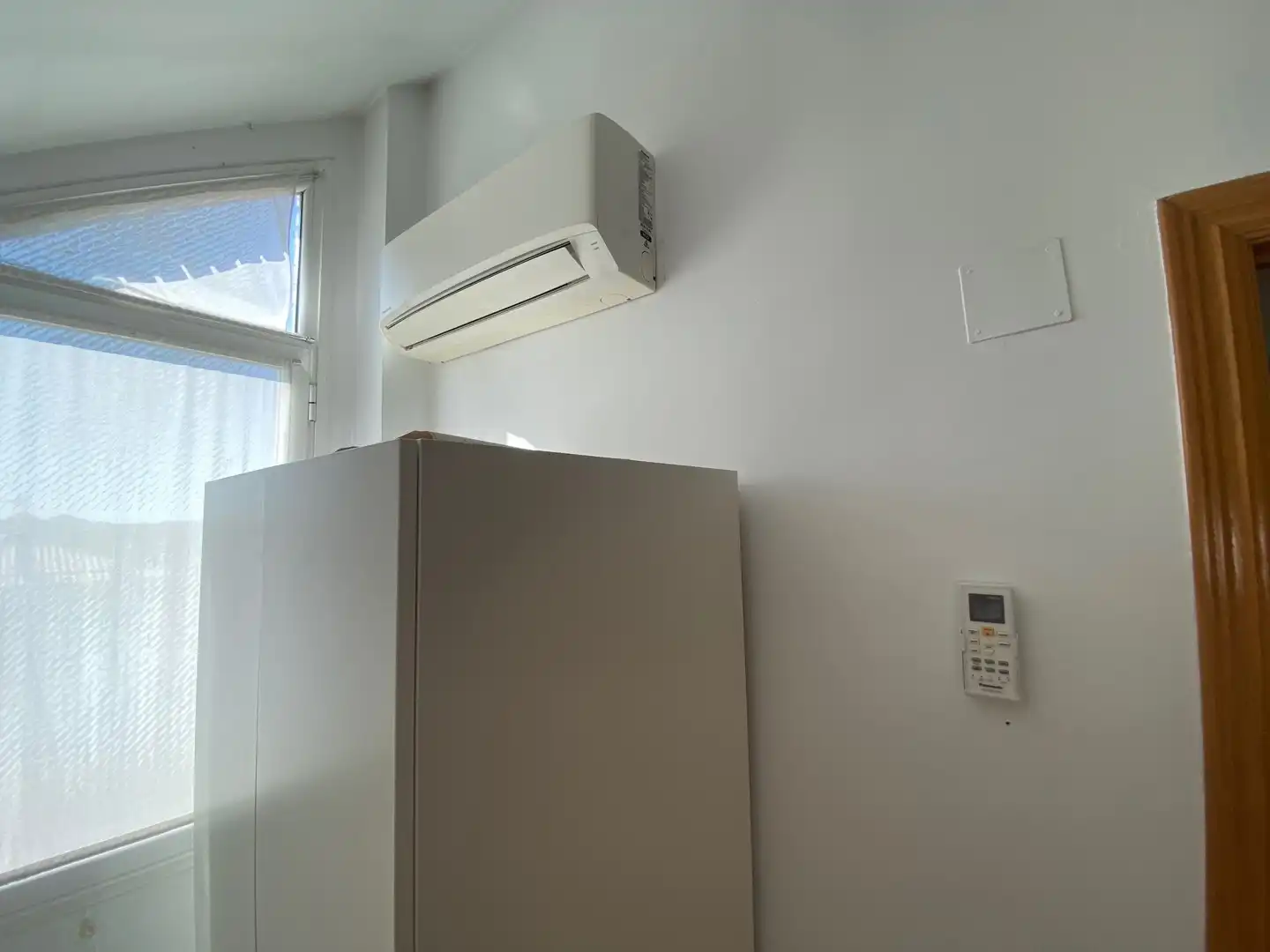 Dormitori de Casa adosada en venda en Zaragoza amb Terrassa i Piscina