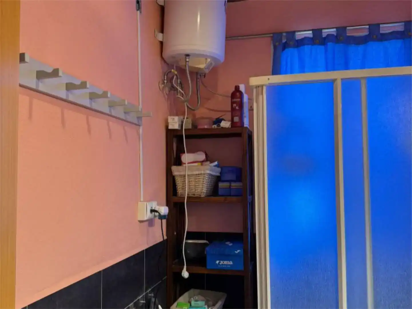 Bathroom of Flat for sale in Potries  with Air Conditioner, Private garden and Storage room