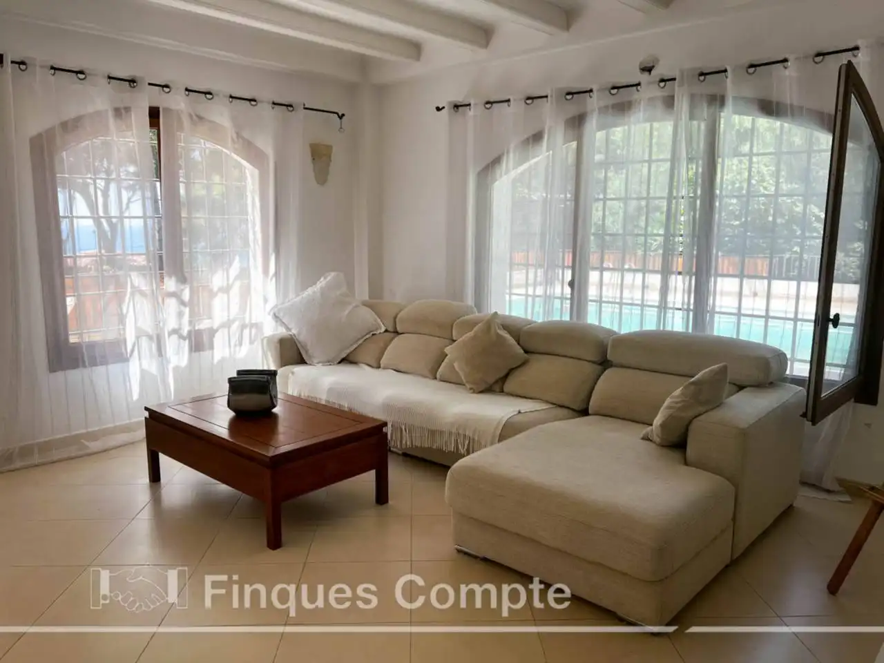 Sala de estar de Casa o chalet en venta en Roda de Berà con Jardín privado, Terraza y Piscina