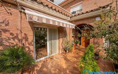 Jardí de Casa o xalet en venda en Viladecans amb Calefacció, Jardí privat i Parquet
