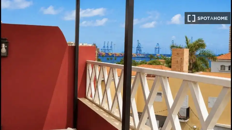 Balcony of Flat for share in Las Palmas de Gran Canaria  with Air Conditioner, Terrace and Furnished