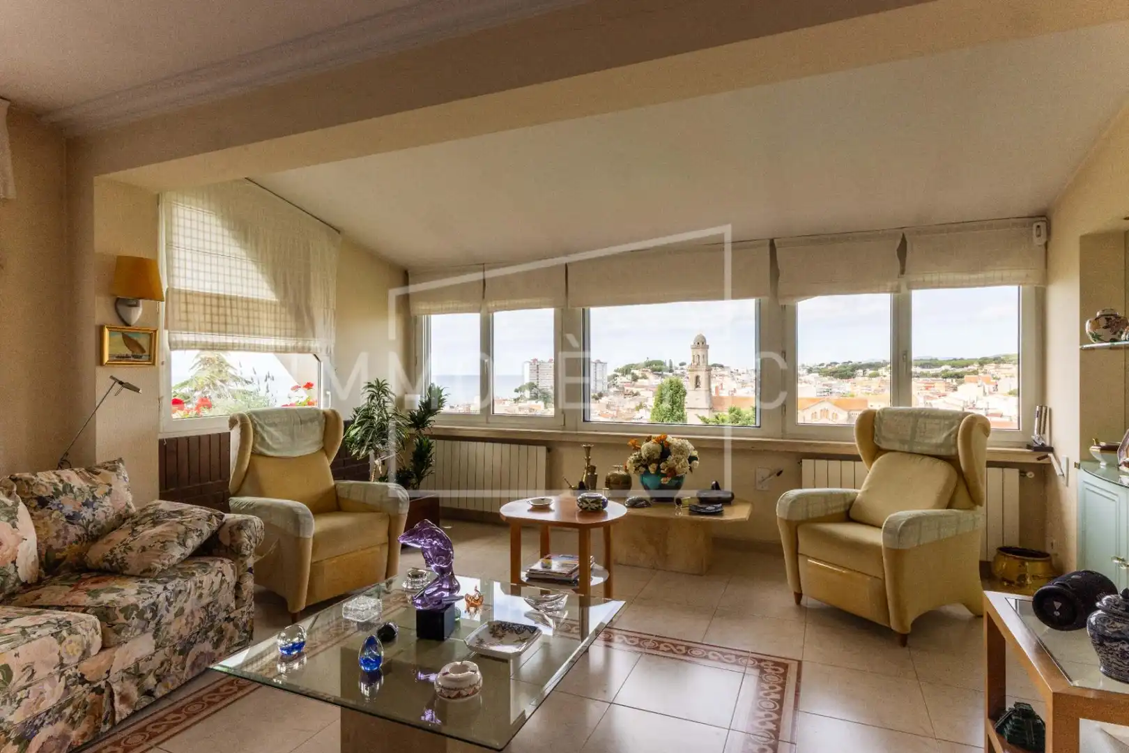 Sala d'estar de Casa o xalet en venda en Canet de Mar amb Calefacció, Jardí privat i Terrassa