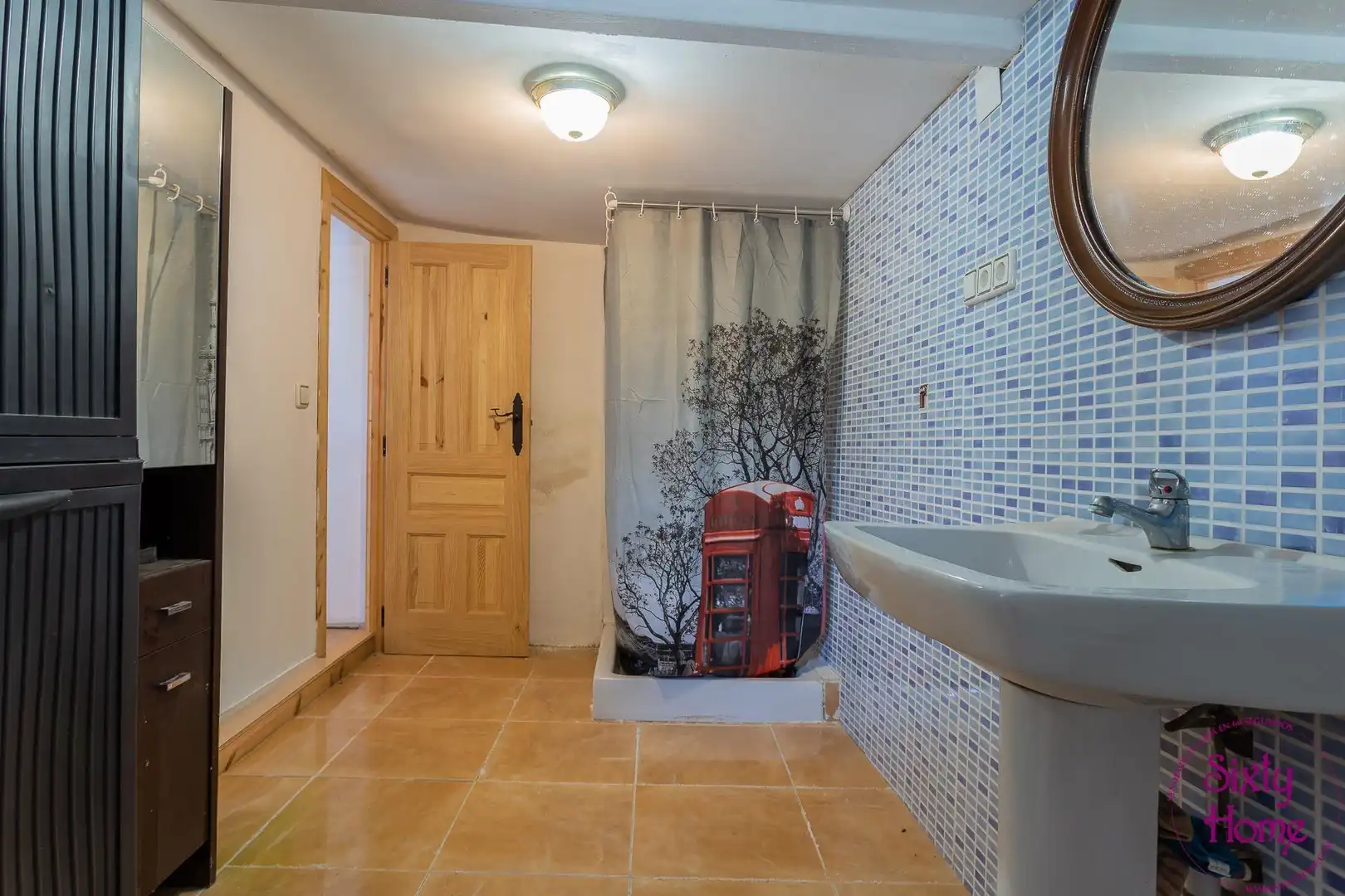 Bathroom of Houses for sale in Jaca  with Parquet flooring and Balcony
