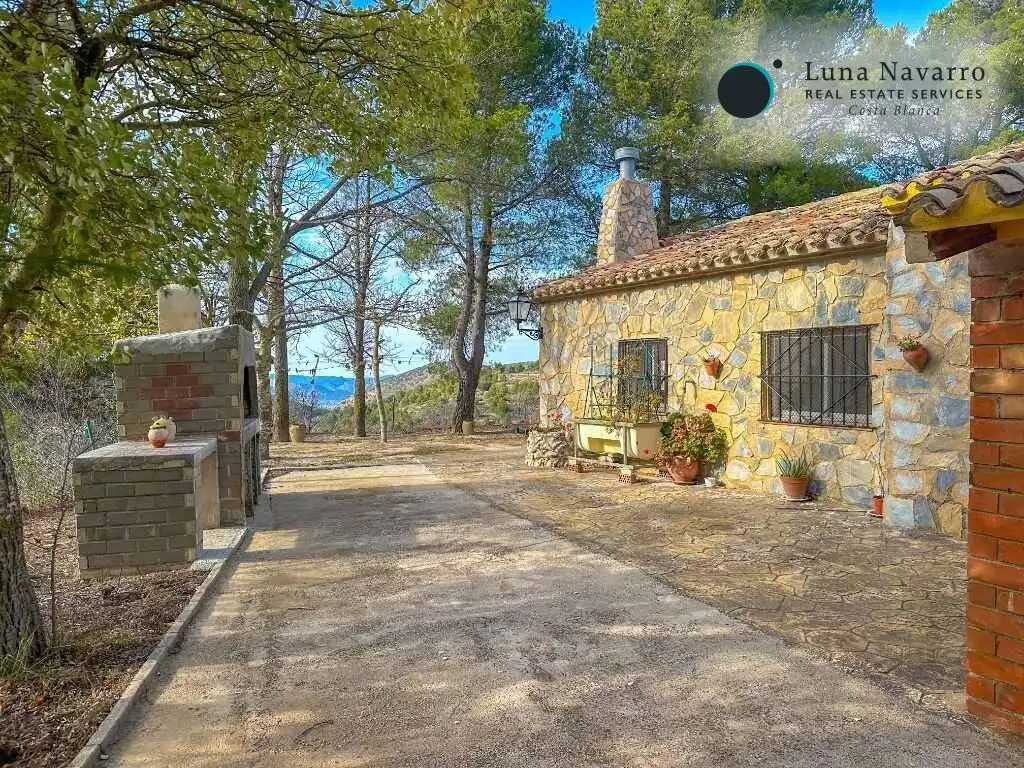 Vista exterior de Casa o chalet en venta en Confrides con Calefacción, Jardín privado y Terraza