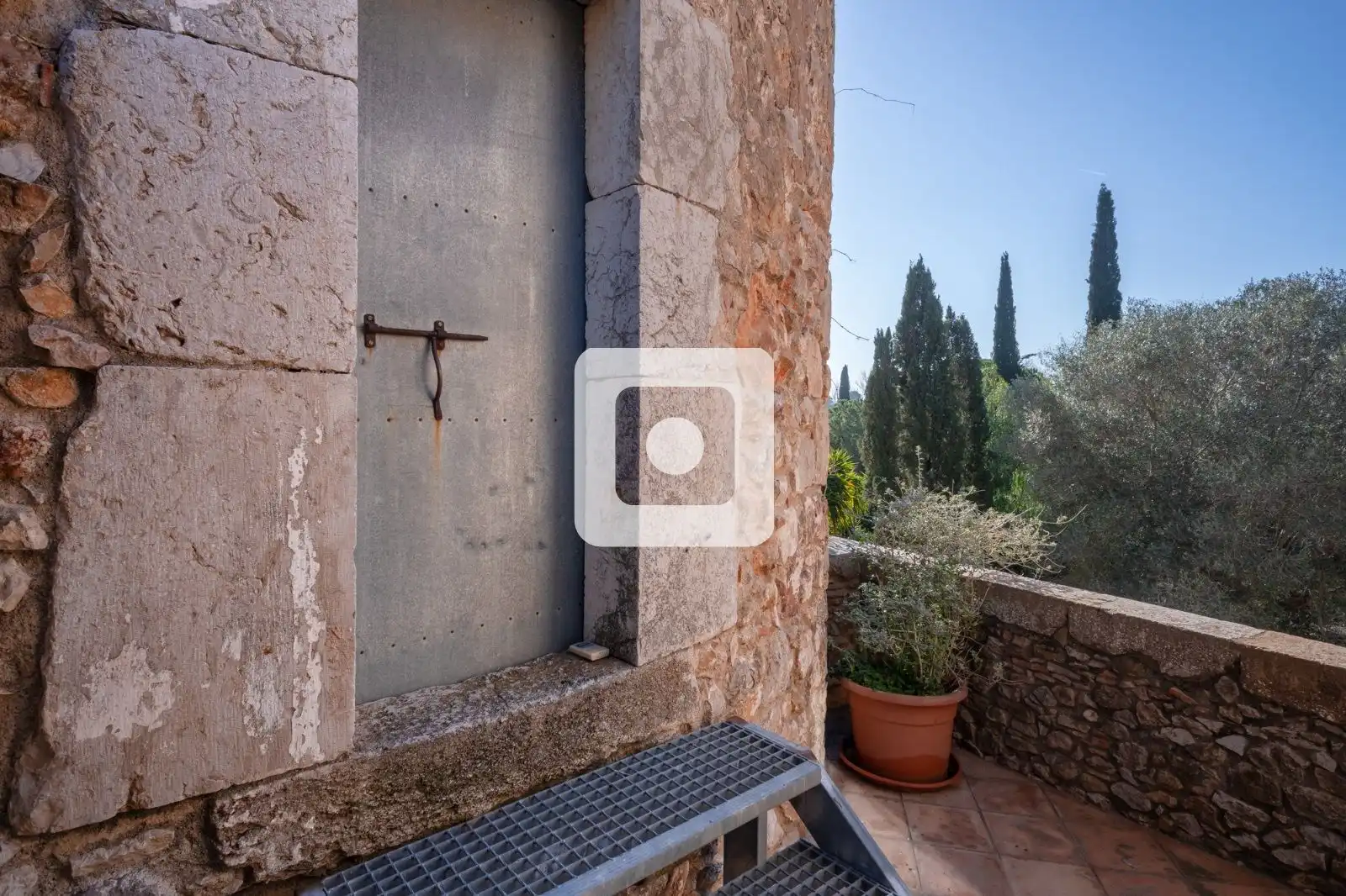 Vista exterior de Finca rústica en venda en L'Escala amb Calefacció i Piscina