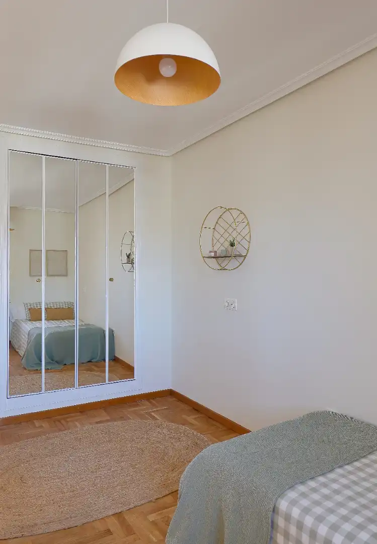 Habitación de Piso de alquiler en Avilés con Calefacción, Parquet y Terraza