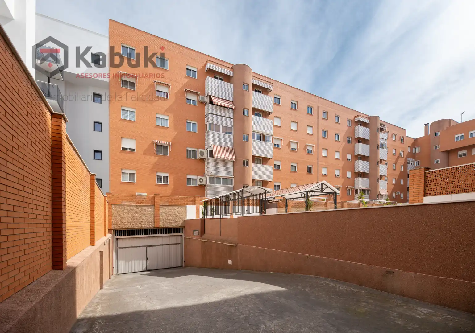 Parking of Attic for rent in Granada  with Air Conditioner, Heating and Private garden