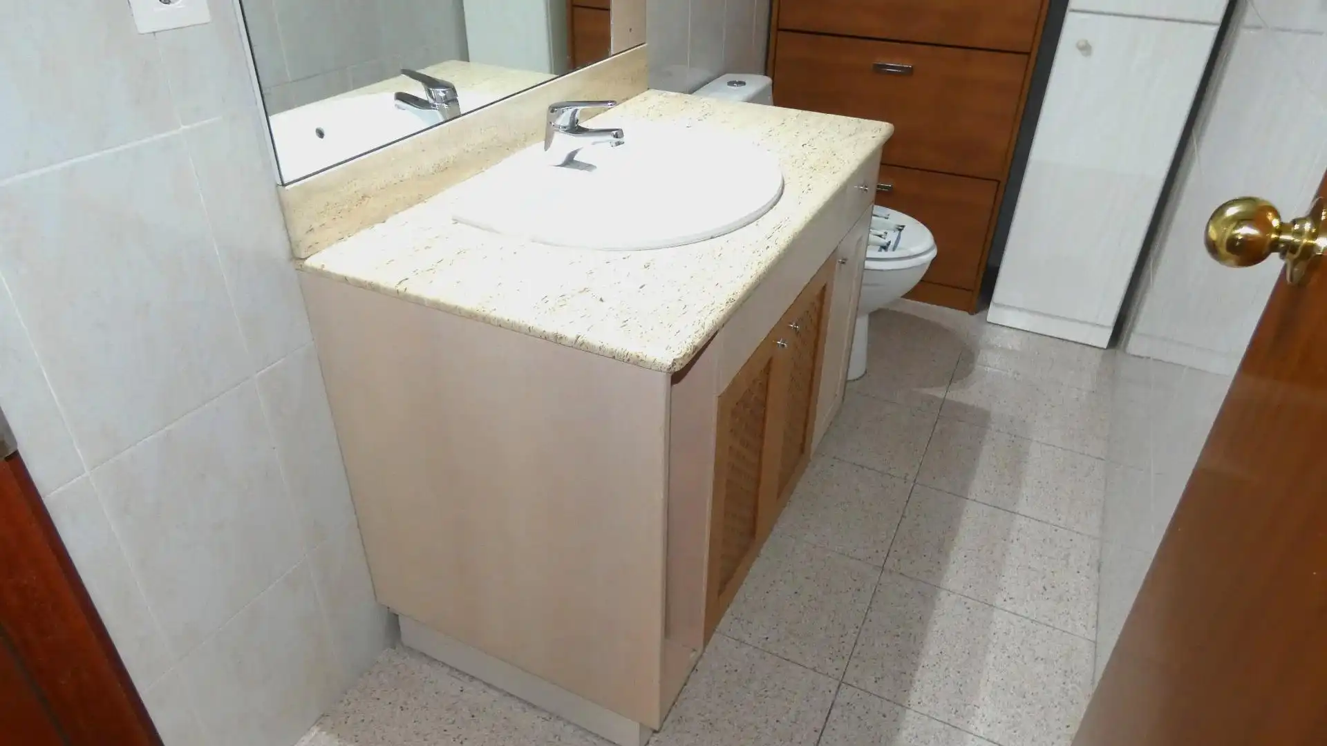 Bany de Pis en venda en Utebo amb Calefacció, Traster i Balcó