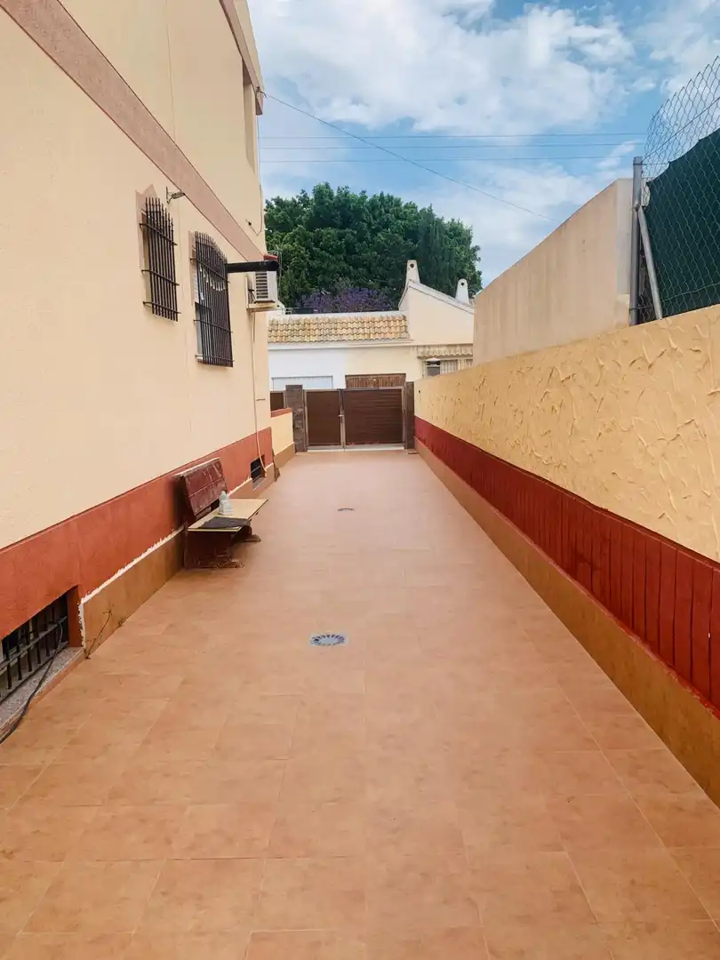 Vista exterior de Casa o chalet en venta en Cartagena