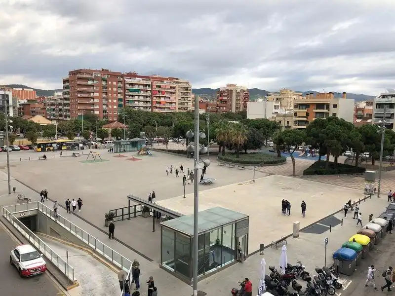 Außenansicht von Gebäude zum Verkauf in Badalona