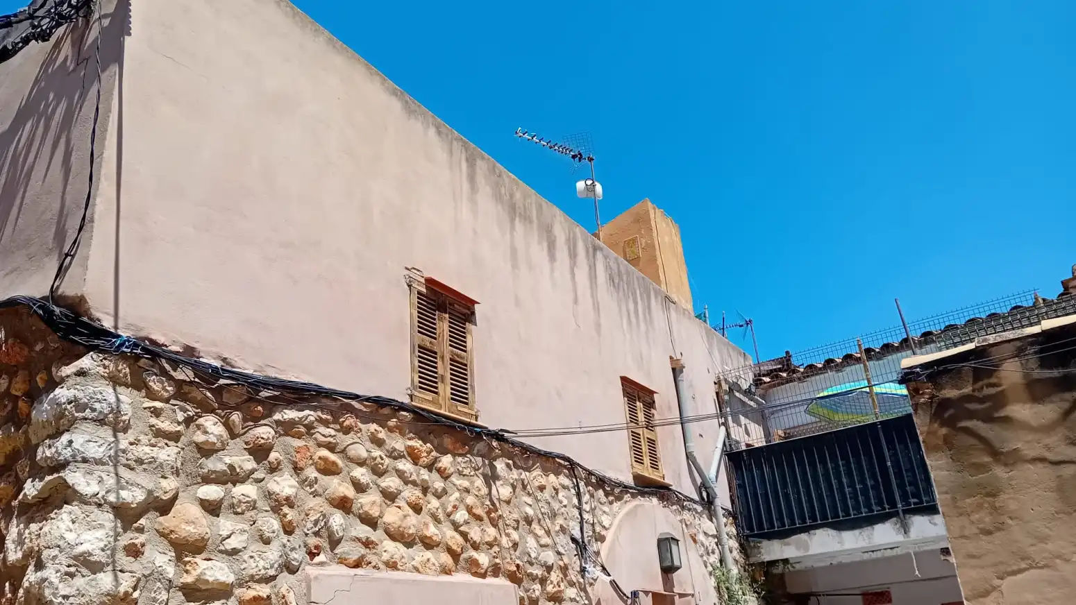 Vista exterior de Casa adosada en venta en Binissalem con Terraza