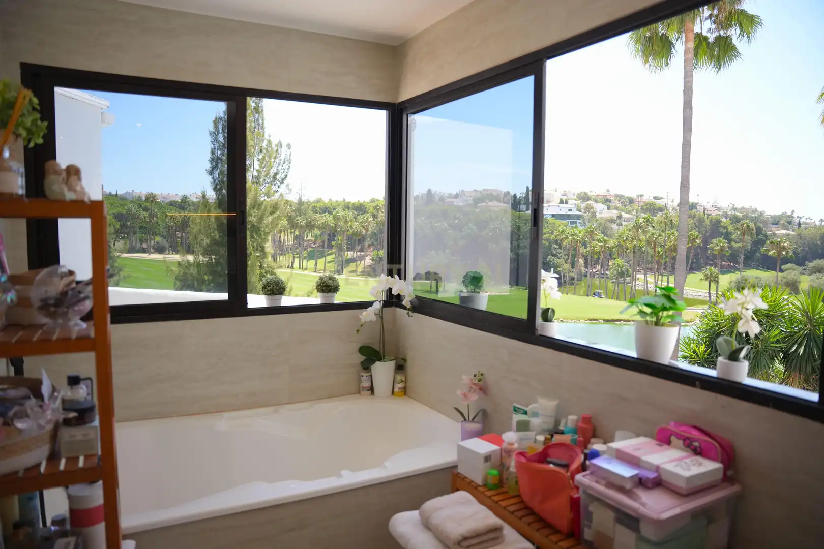 Bany de Casa o xalet en venda en Benalmádena amb Aire condicionat, Traster i Piscina comunitària