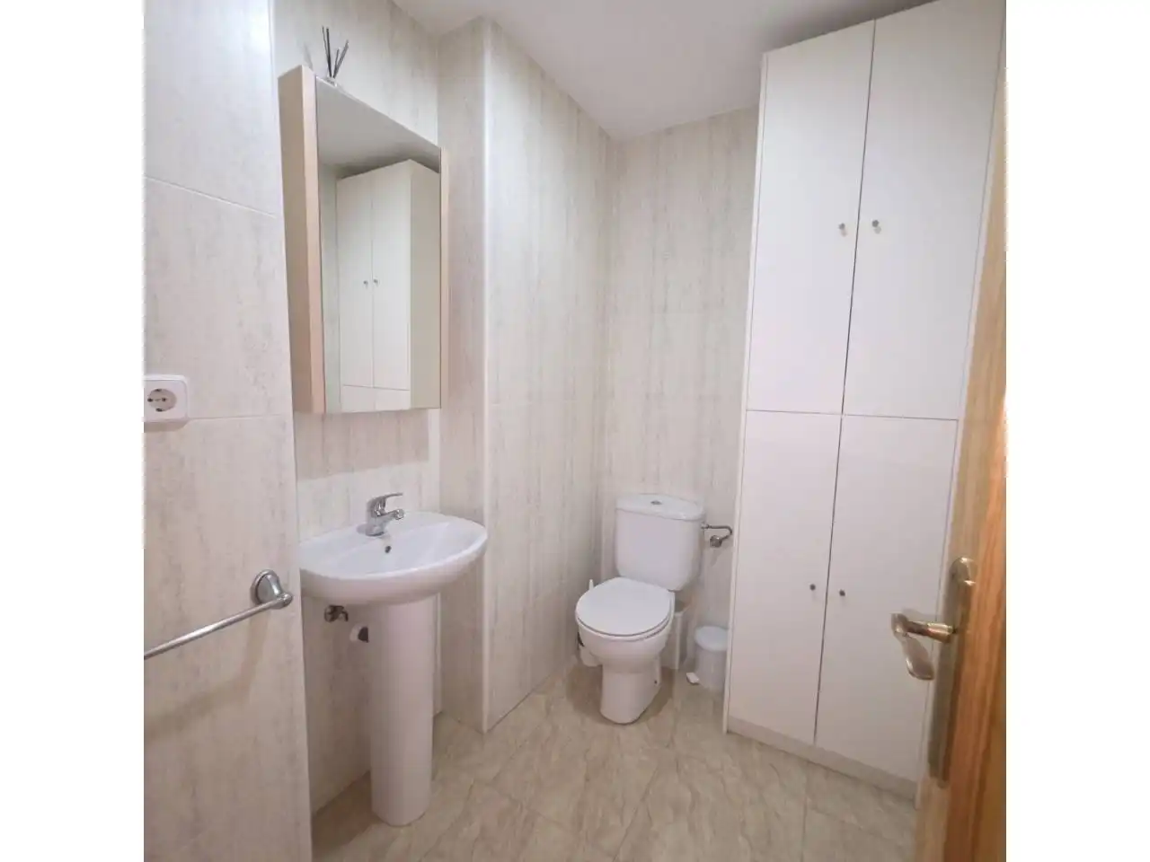 Badezimmer von Wohnung zur Miete in Cartagena mit Klimaanlage, Heizung und Möbliert