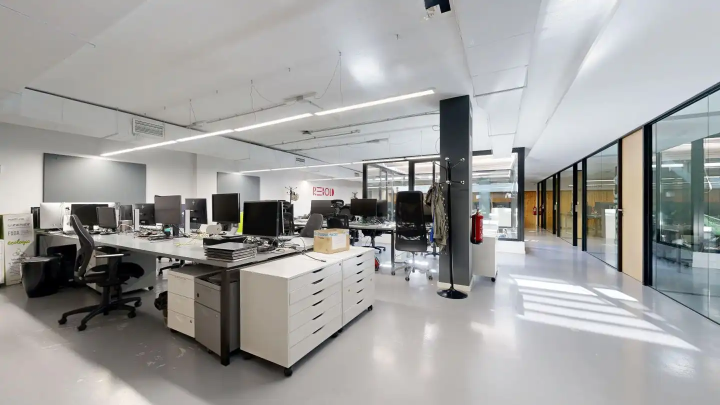 Office for sale in Madrid  with Air Conditioner, Heating and Storage room