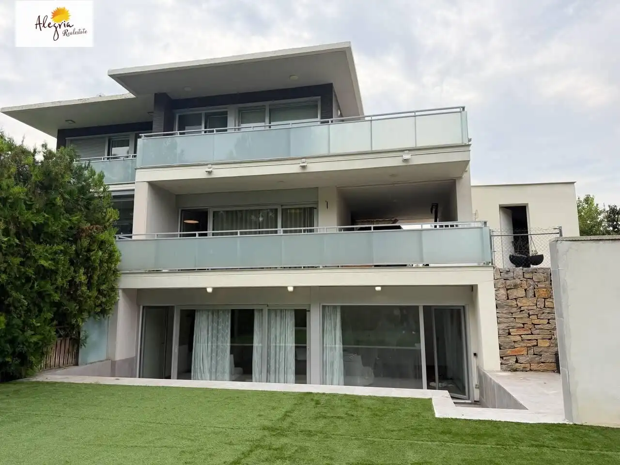 Detached house with terrace for sale in Urbanització Bosque, imagen 2