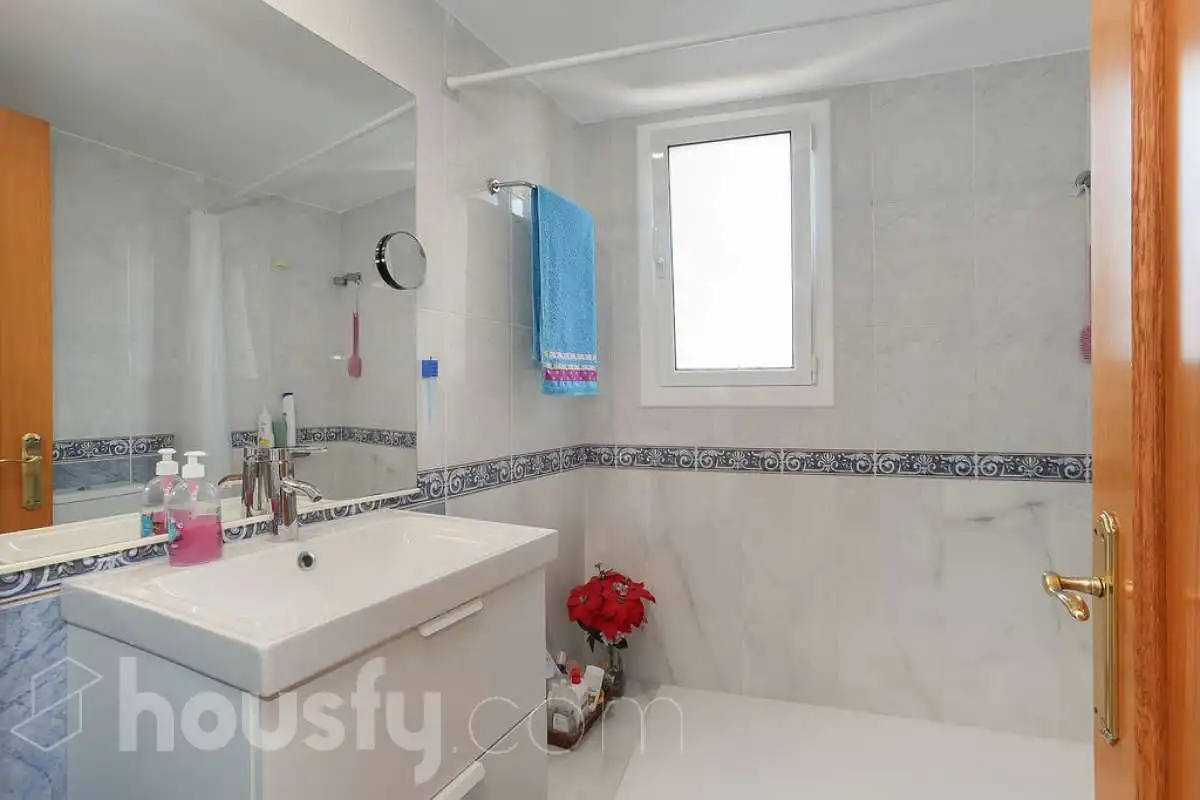 Badezimmer von Wohnung zum Verkauf in Tordera mit Klimaanlage, Heizung und Terrasse
