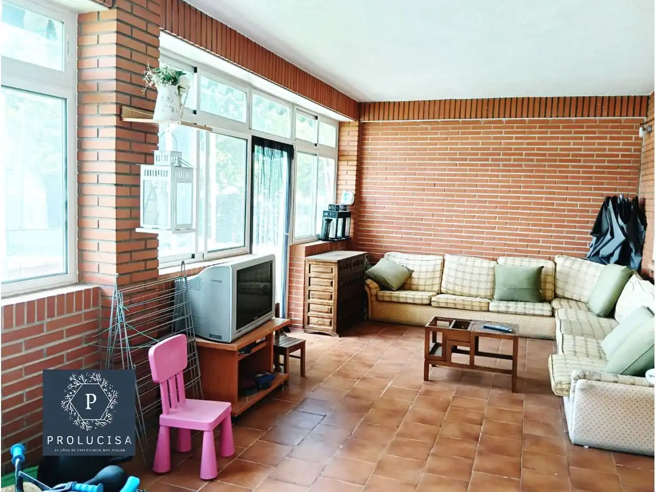 Sala de estar de Casa o chalet en venta en Serranillos del Valle con Calefacción, Terraza y Piscina