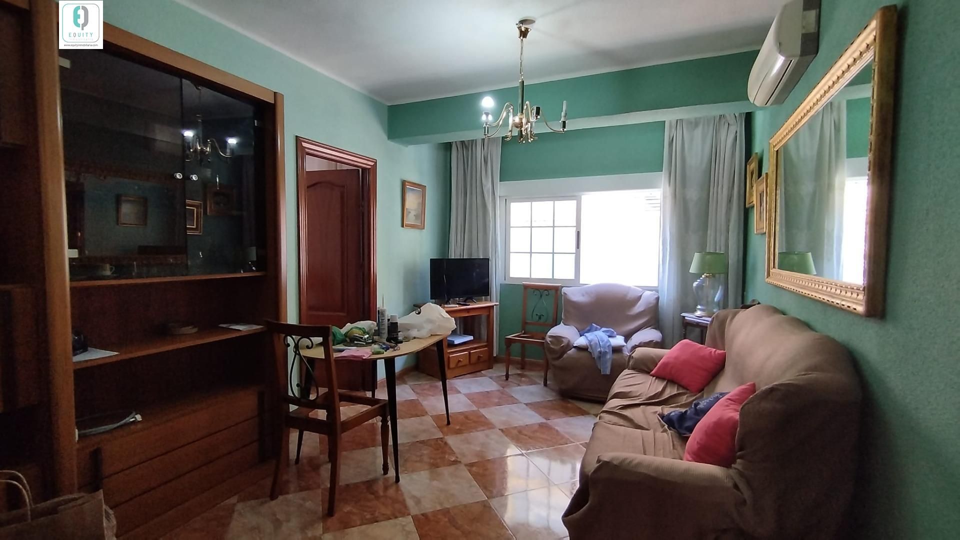 Living room of Flat to rent in  Granada Capital  with Air Conditioner, Heating and Balcony