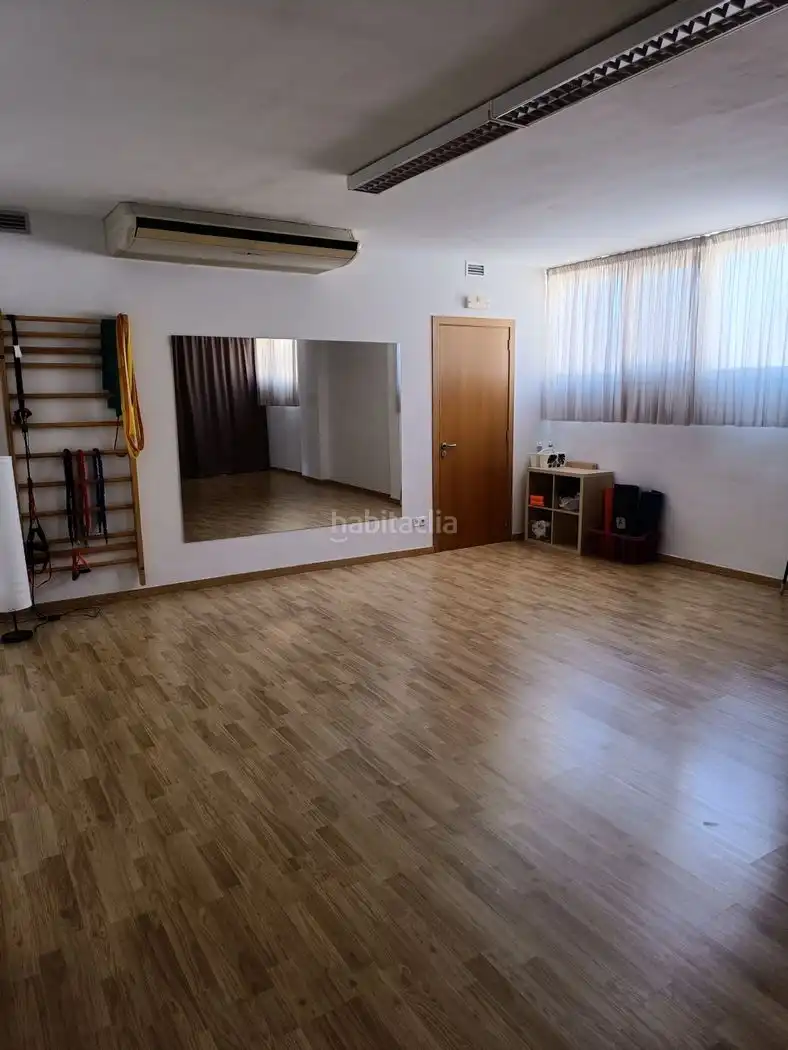 Local comercial en venda a Carrer de Nostra Senyora de Montserrat 50