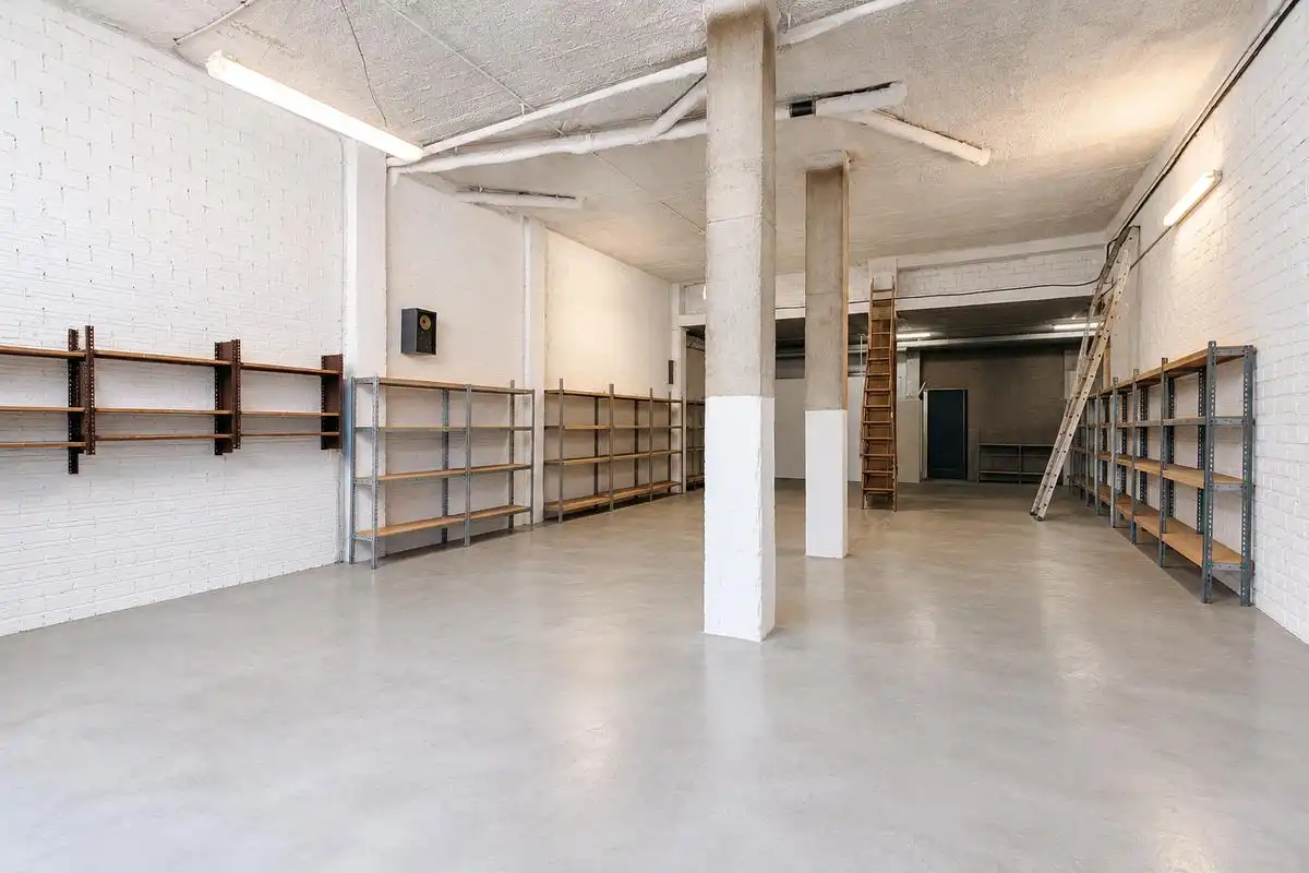 Gewerbefläche zum Verkauf in Calle de Gregorio Campaña 4, imagen 4