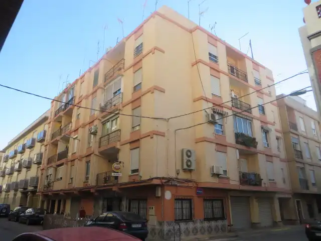 Vista exterior de Piso en venta en Catarroja