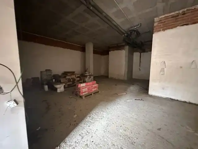 Local en venda en L'Hospitalet de Llobregat amb Terrassa i Alarma