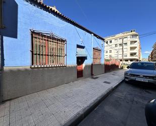 Vista exterior de Casa o xalet en venda en El Campello amb Jardí privat i Terrassa